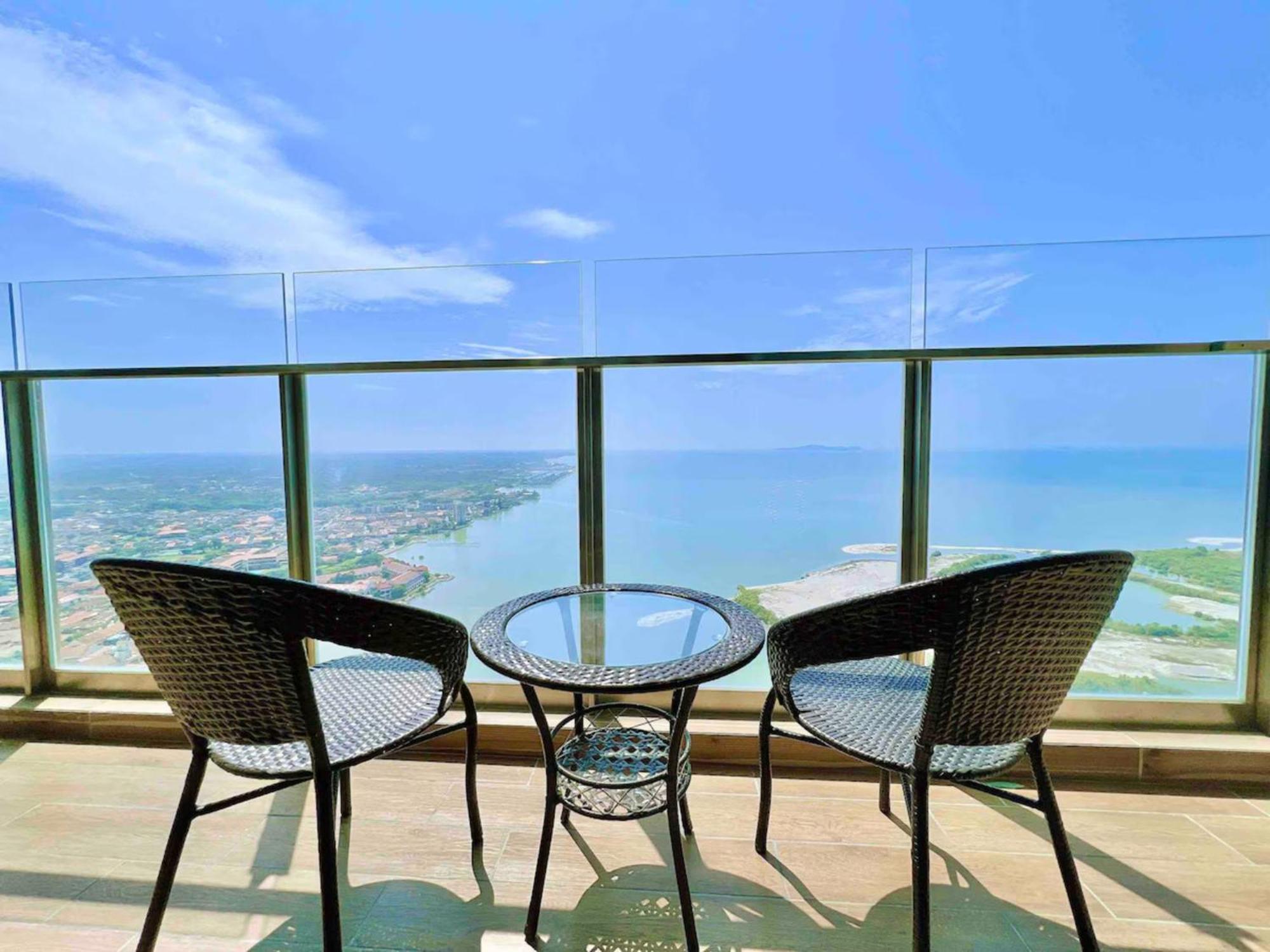 Silverscape Seaview Residence Melaka Exteriör bild
