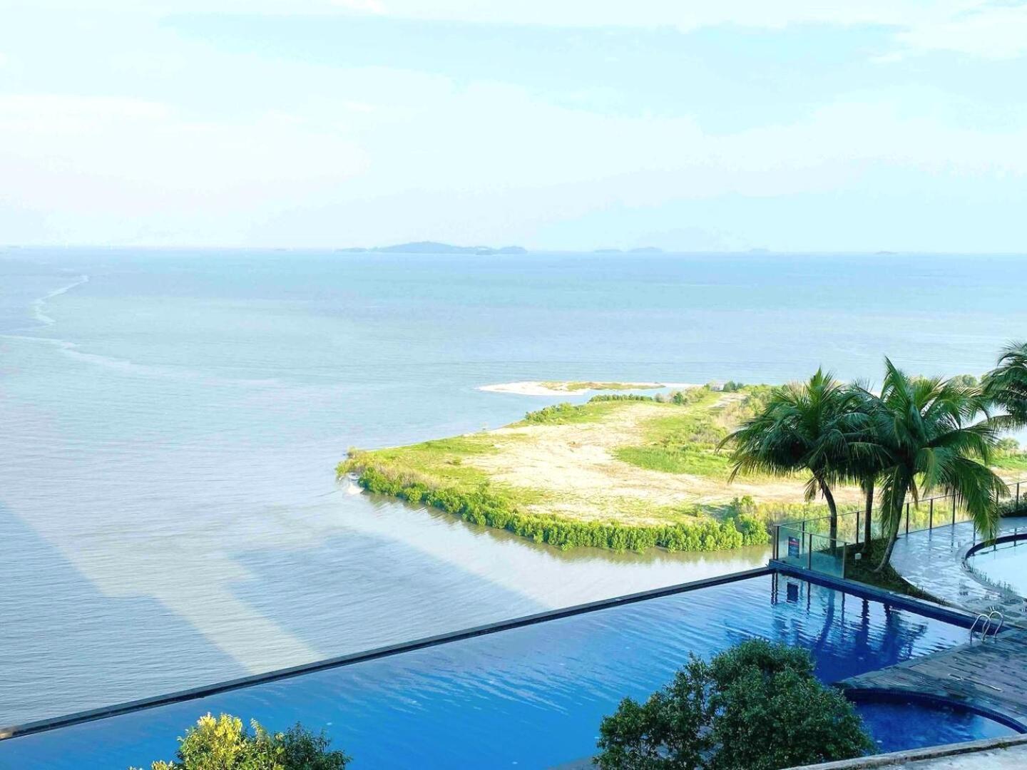 Silverscape Seaview Residence Melaka Exteriör bild