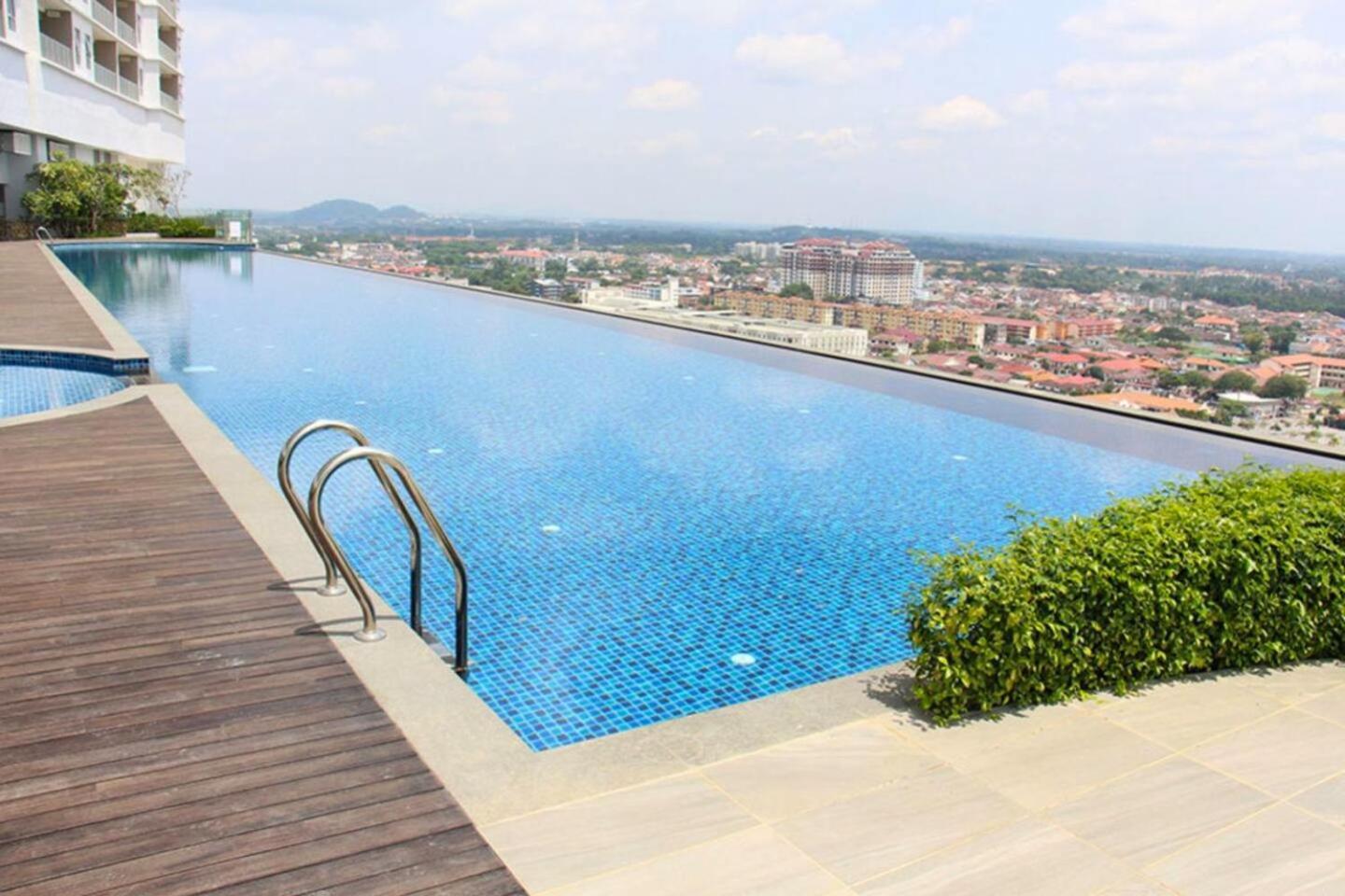 Silverscape Seaview Residence Melaka Exteriör bild