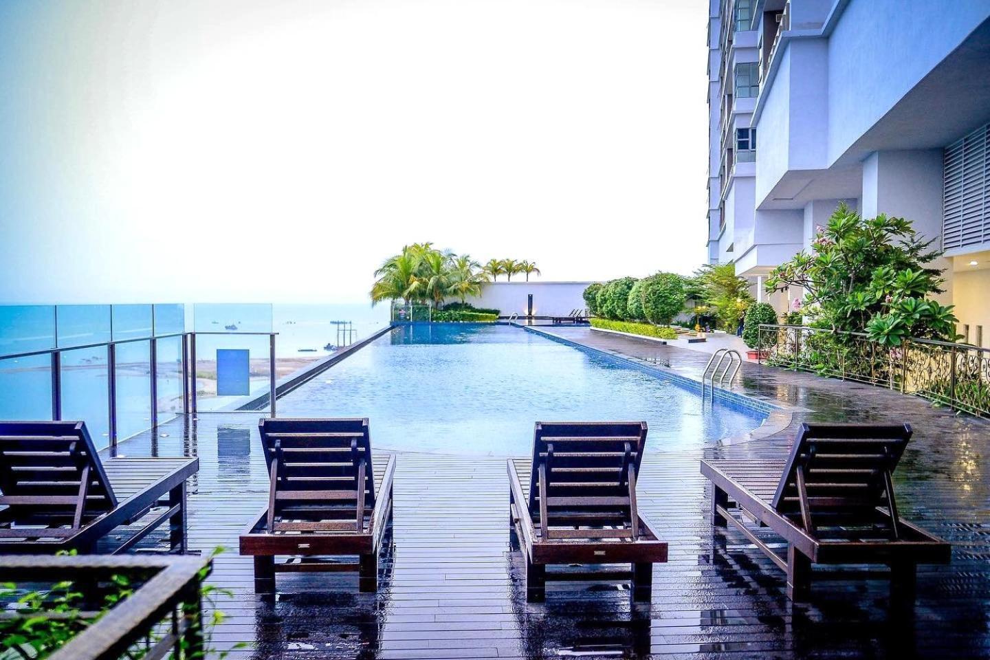 Silverscape Seaview Residence Melaka Exteriör bild